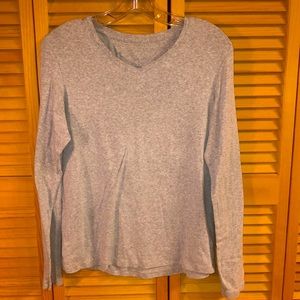Gray v-neck long sleeve